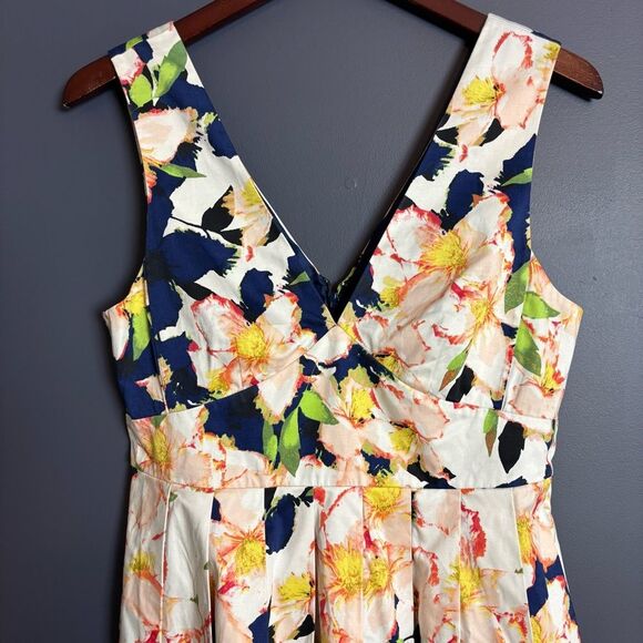 J. Crew V Neck Fit & Flare Blue Floral Dress Cotton Spandex Size 8 Spring Summer - Picture 3 of 9